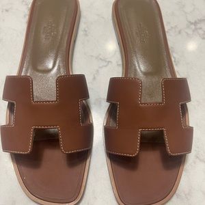 Authentic Hermes Oran sandals color Gold - Brown pre-owned condition size 40.5